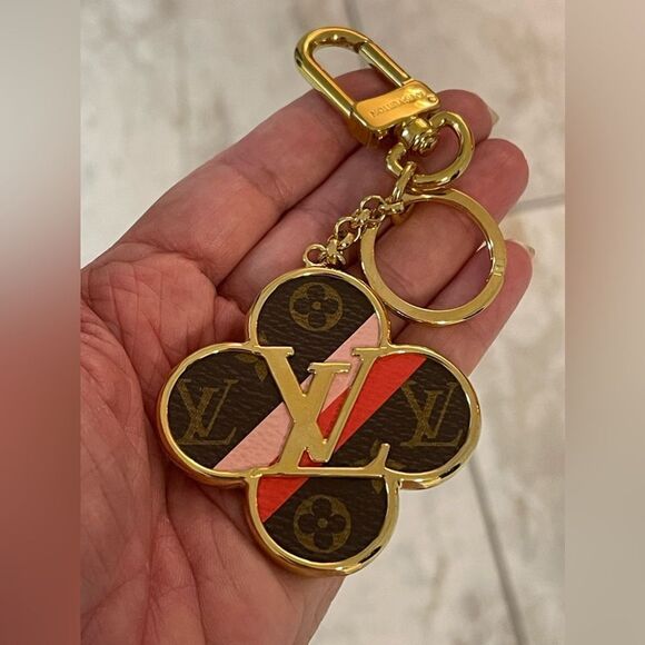 Louis Vuitton Accessories - LOUIS VUITTON RARE Into the Flower Bag Charm Key Holder Gold Multicolor …